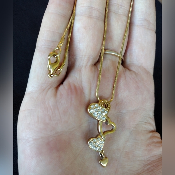 Vintage Avon Gold And Rhinestone Heart Pendant Necklace - Picture 1 of 7